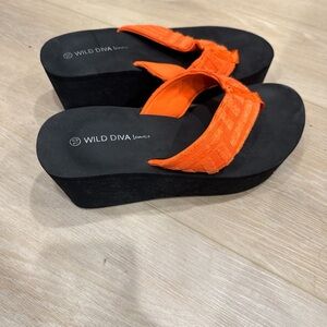 Orange and black Wild Diva platform sandals #festivalvibes